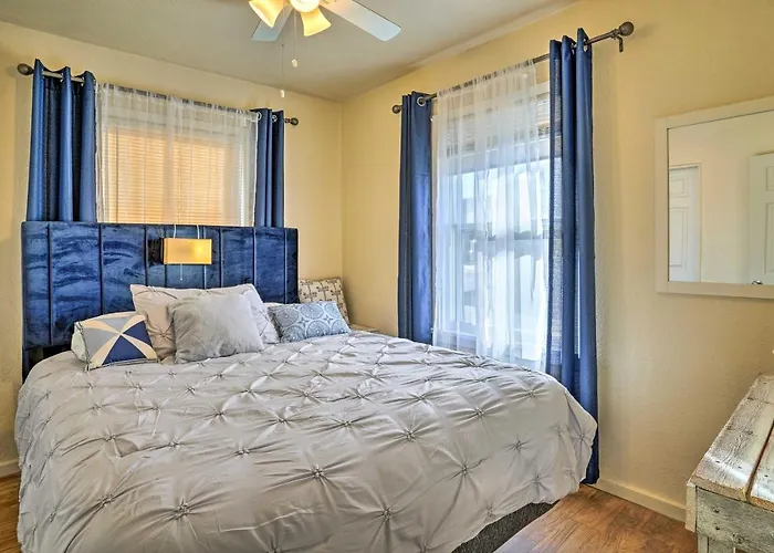 Vibrant With Private Backyard! * Prescott
