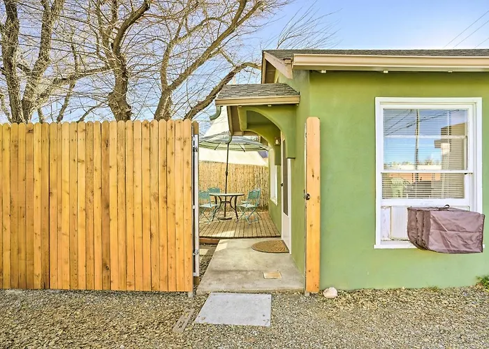 Vibrant With Private Backyard! Holiday home Prescott